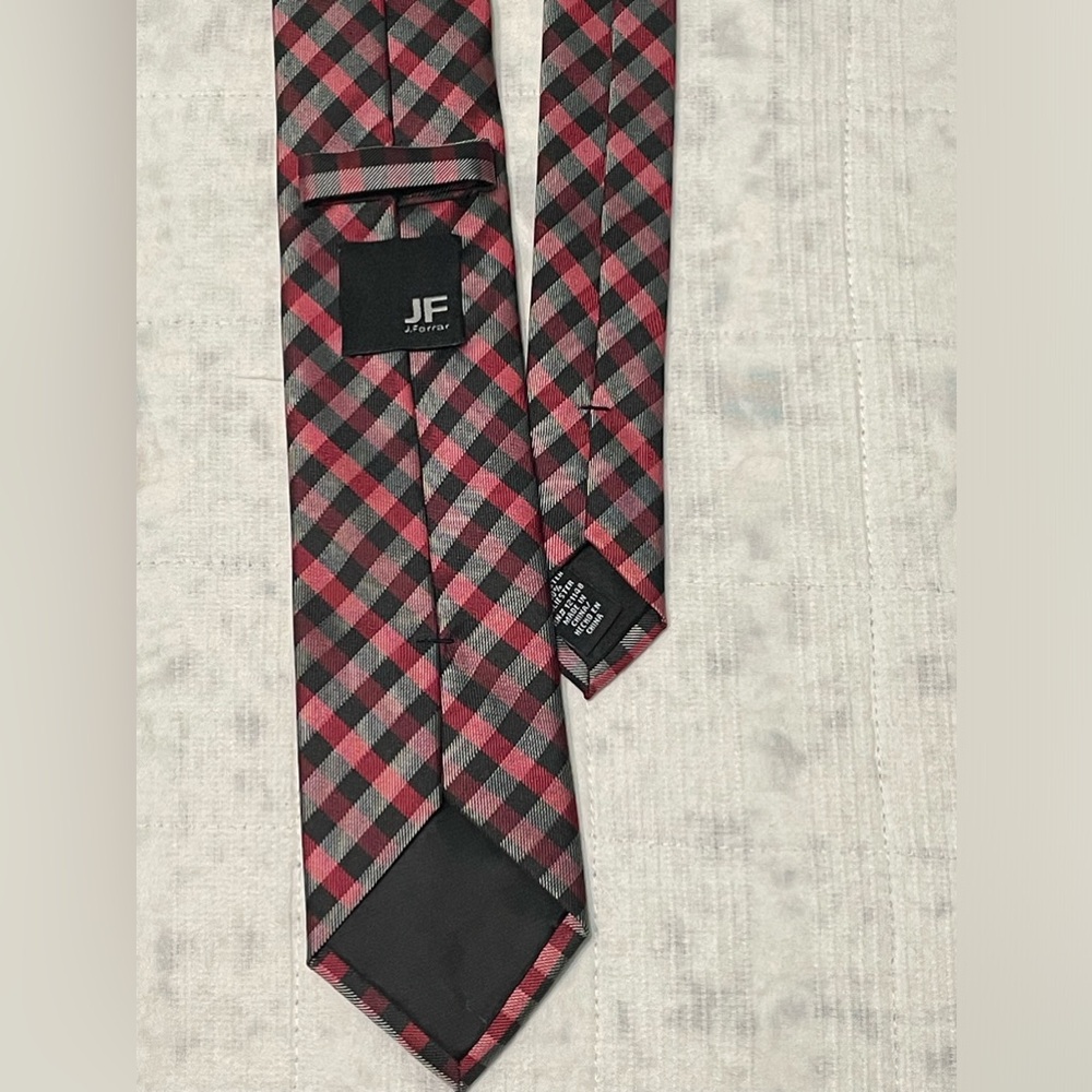 NWOT Mens J Ferrar slim tie